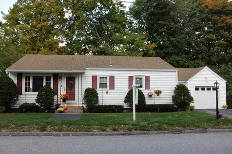 8 Hillside Avenue Biddeford ME 04005