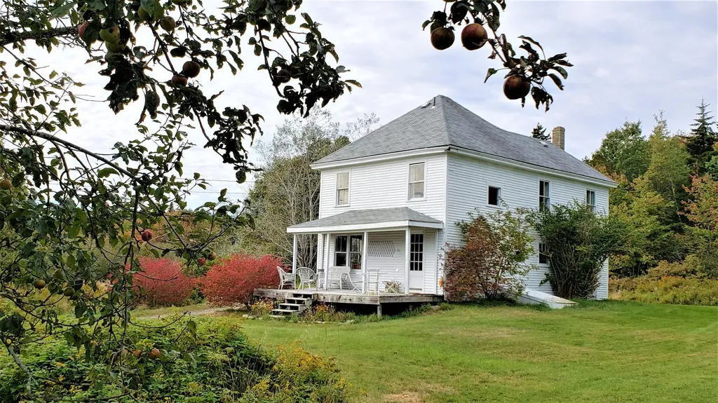 16 Airport Road Stonington ME 04681