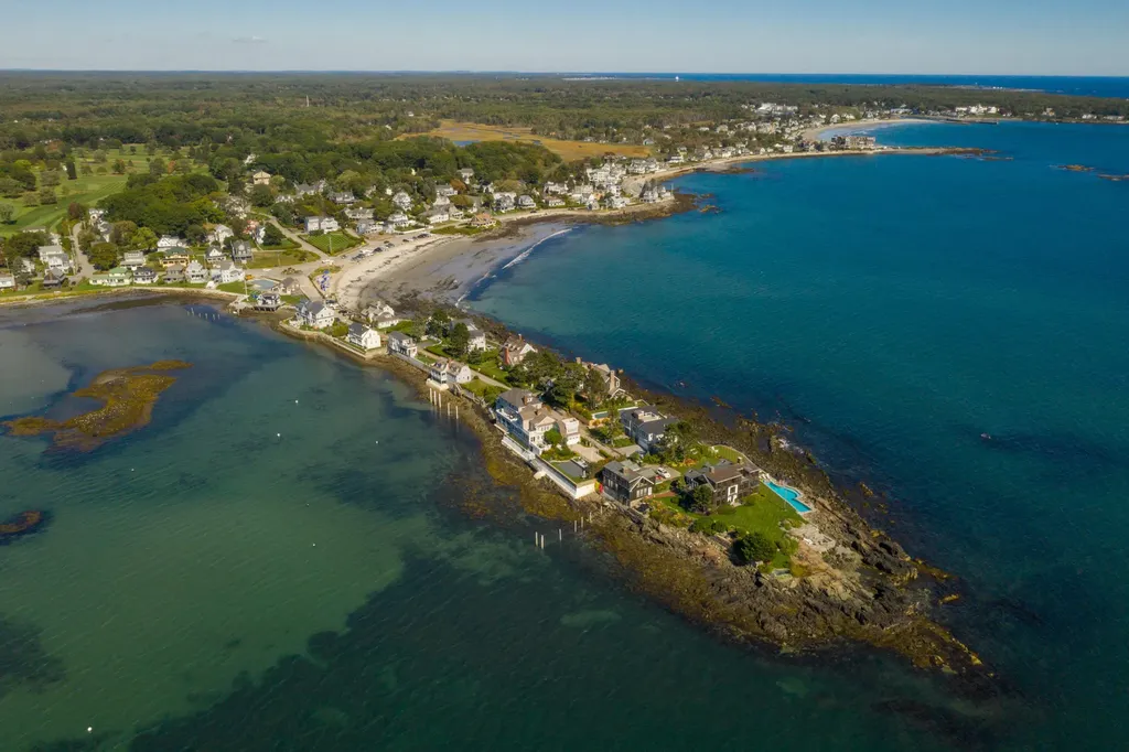 14 & 15 Lords Point Road Kennebunk ME 04043