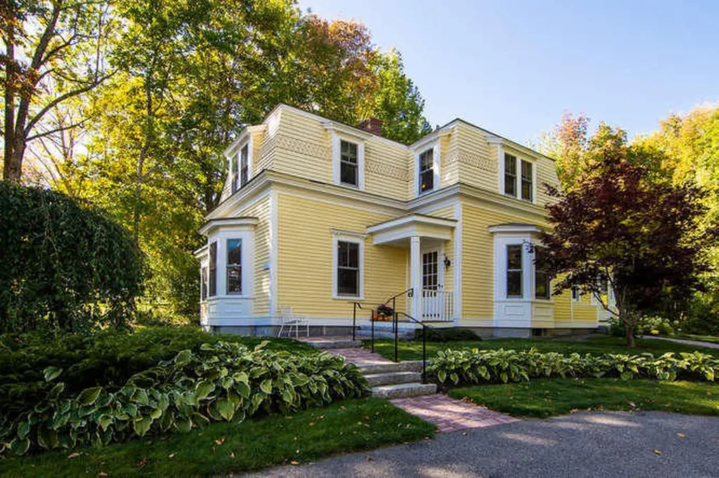 29 Tenney Hill Blue Hill ME 04614