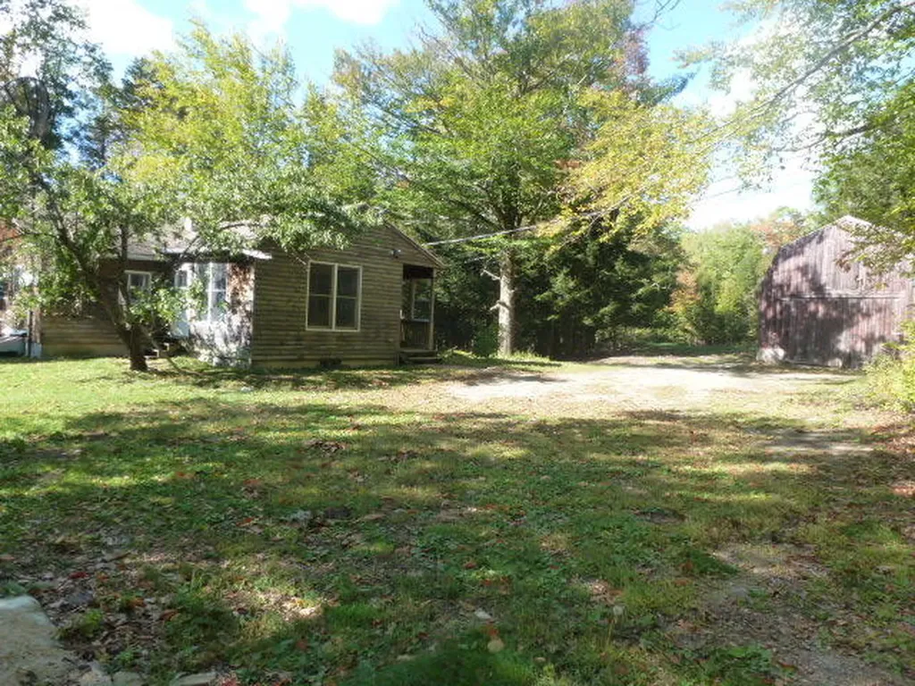 22 Davis Farm Road Raymond ME 04071