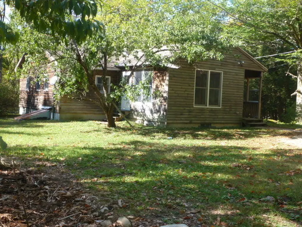 22 Davis Farm Road Raymond ME 04071