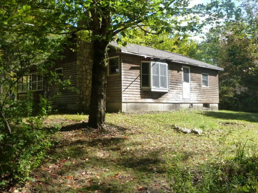 22 Davis Farm Road Raymond ME 04071