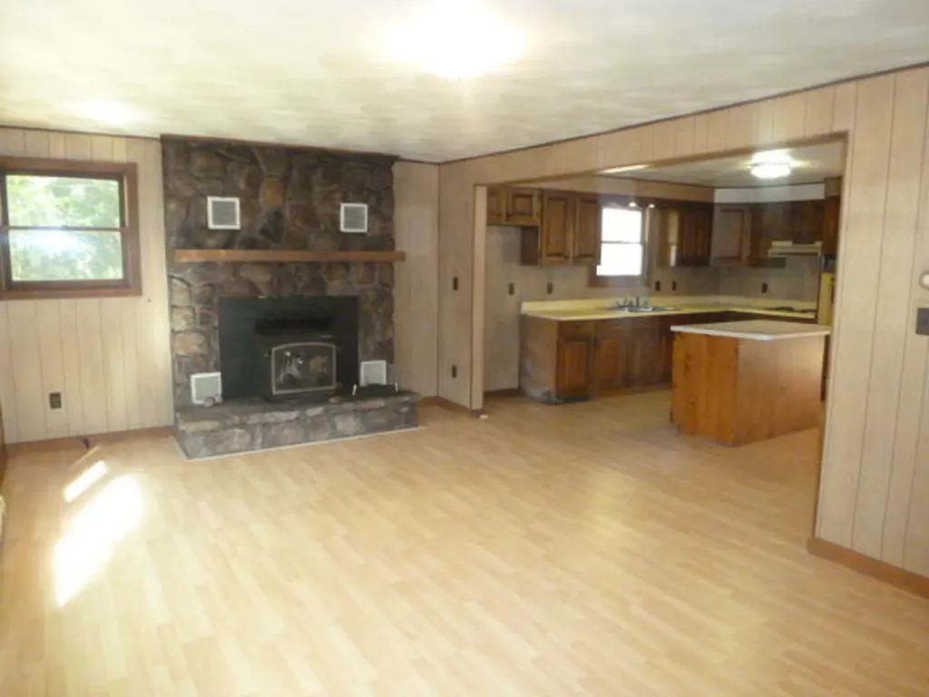 22 Davis Farm Road Raymond ME 04071