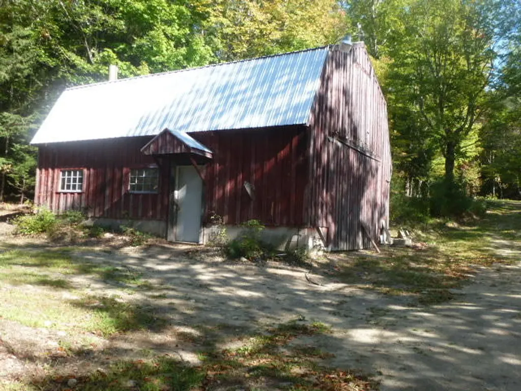 22 Davis Farm Road Raymond ME 04071