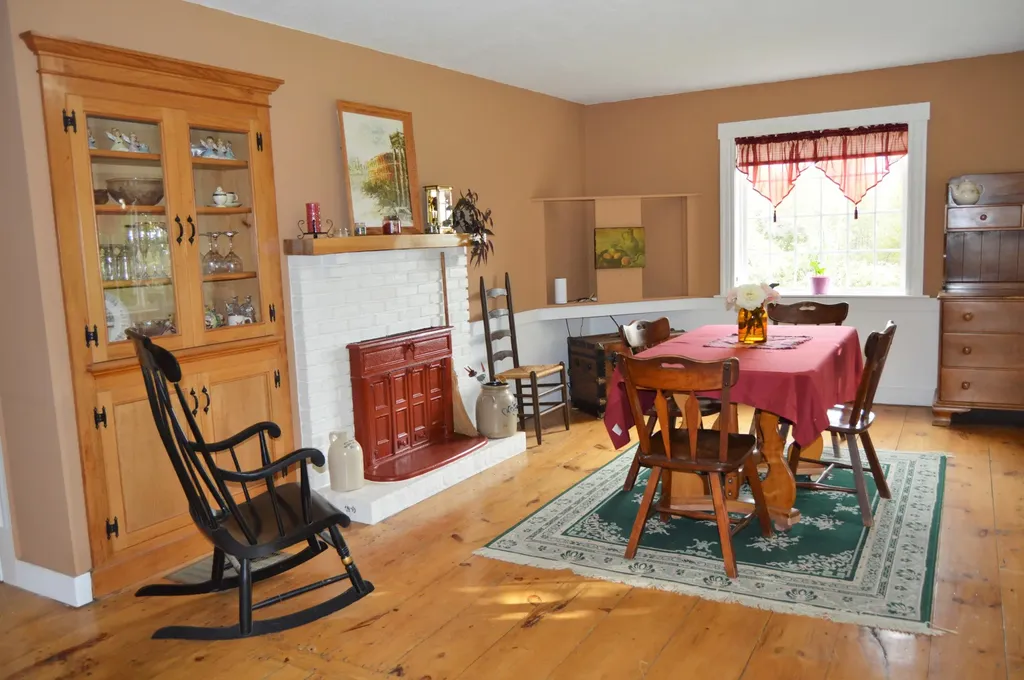 21 Veazie Road Searsport ME 04974