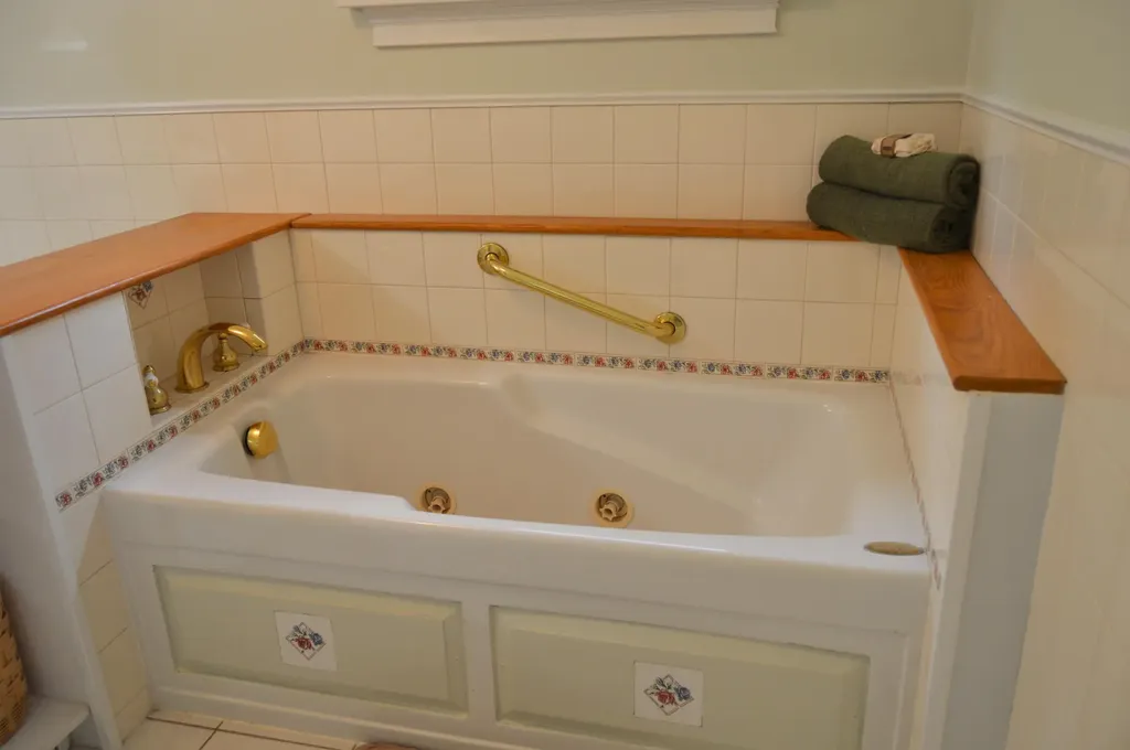 21 Veazie Road Searsport ME 04974