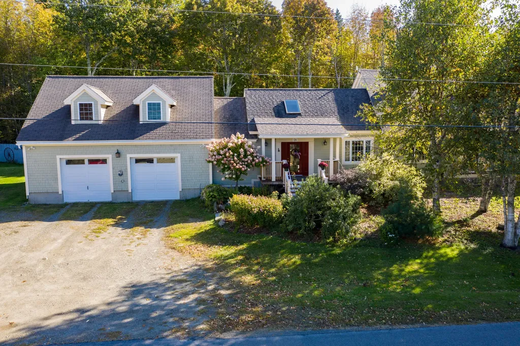 21 Veazie Road Searsport ME 04974