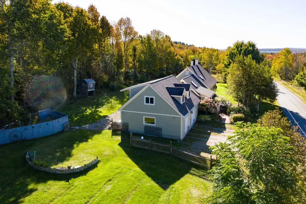 21 Veazie Road Searsport ME 04974