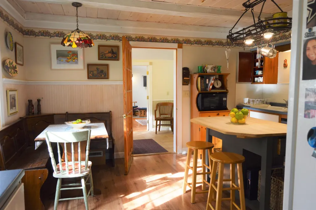21 Veazie Road Searsport ME 04974