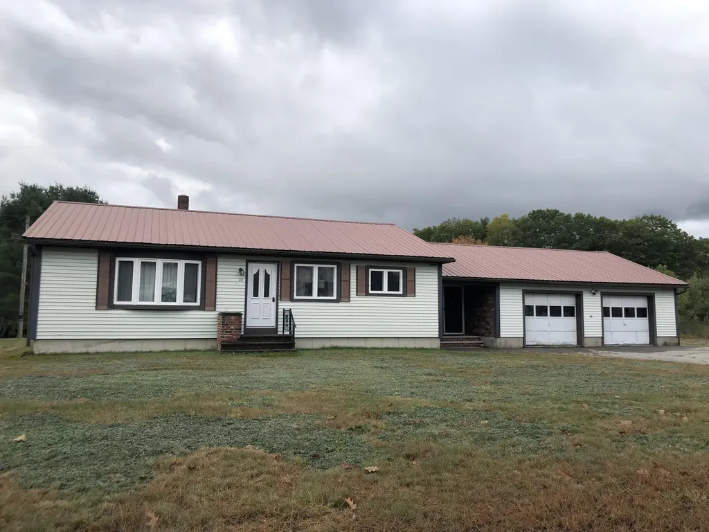 49 Auburn Road Peru ME 04290