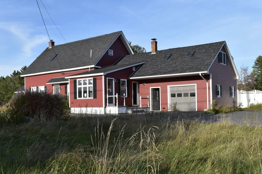 931 Hinckley Road Clinton ME 04927