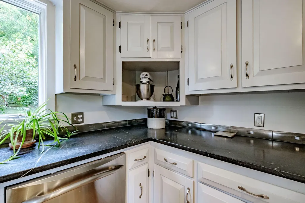 153 Cousins Street Yarmouth ME 04096