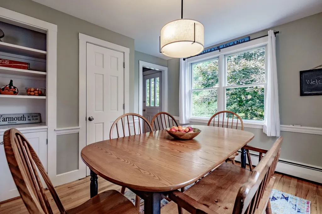 153 Cousins Street Yarmouth ME 04096