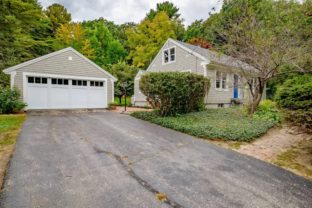 153 Cousins Street Yarmouth ME 04096
