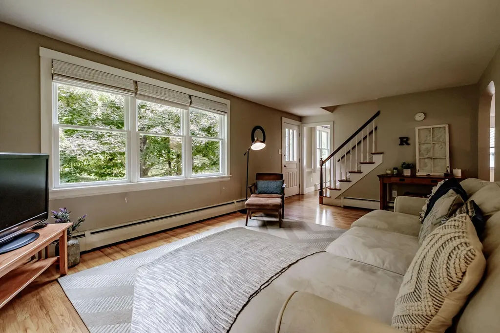 153 Cousins Street Yarmouth ME 04096