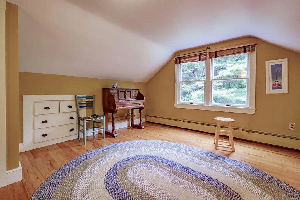 153 Cousins Street Yarmouth ME 04096