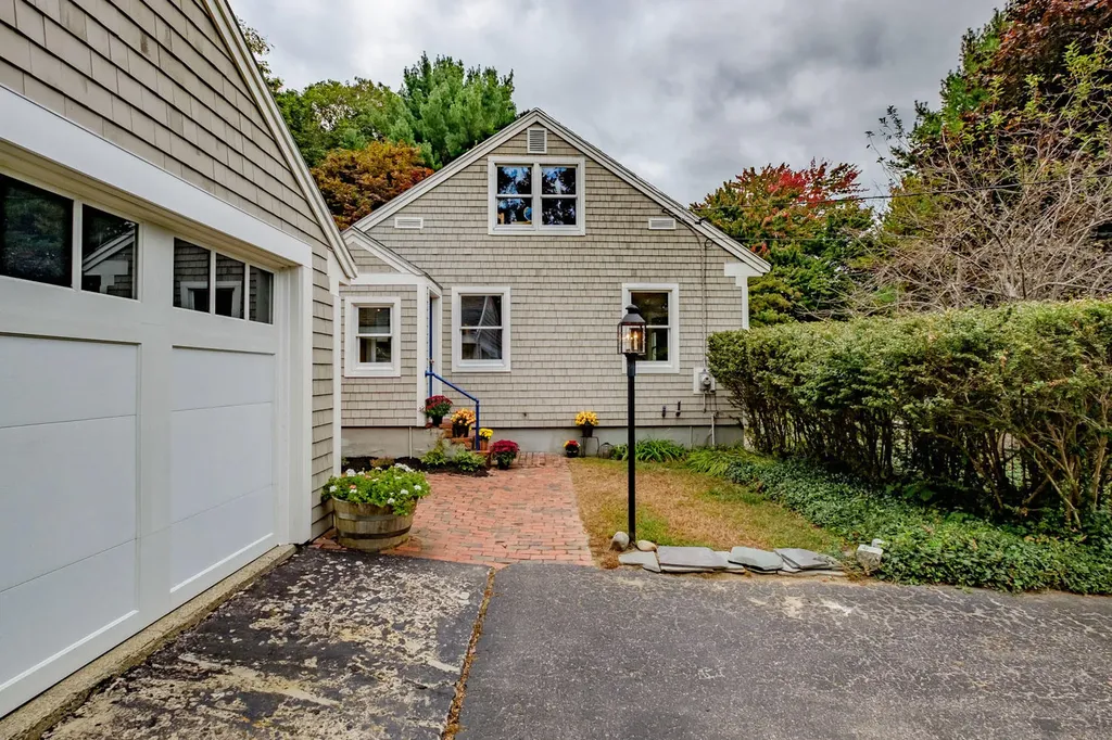 153 Cousins Street Yarmouth ME 04096