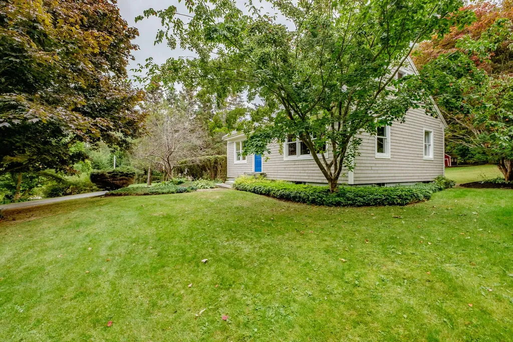 153 Cousins Street Yarmouth ME 04096