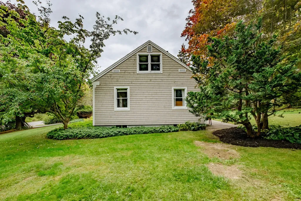 153 Cousins Street Yarmouth ME 04096