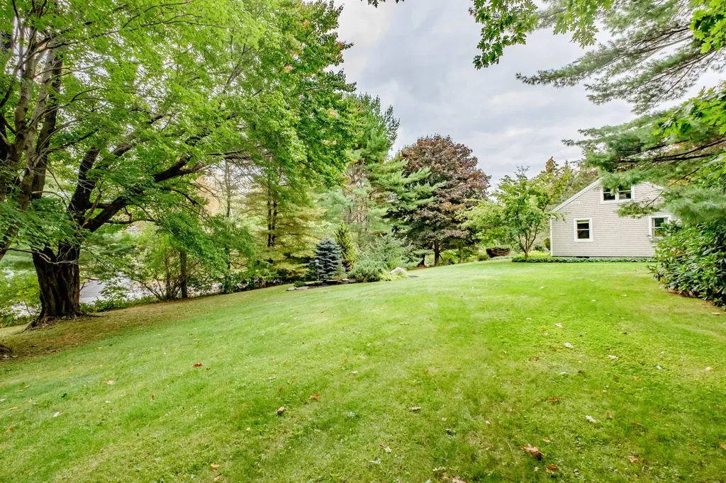 153 Cousins Street Yarmouth ME 04096