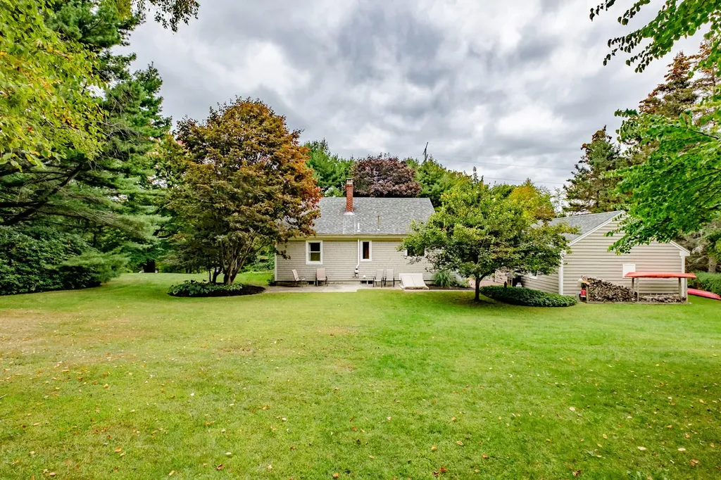153 Cousins Street Yarmouth ME 04096