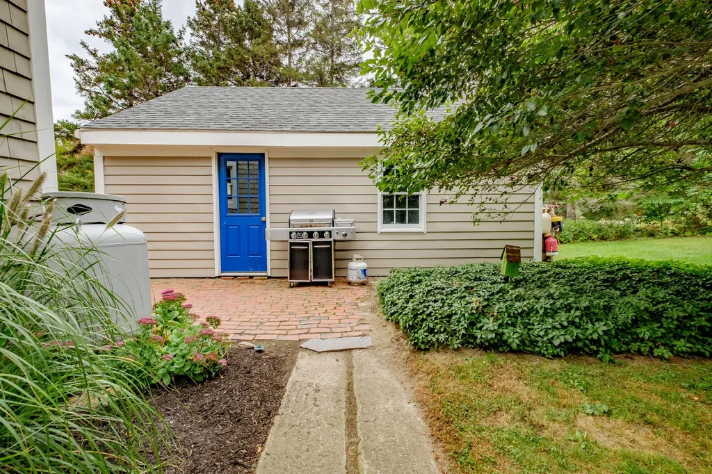 153 Cousins Street Yarmouth ME 04096