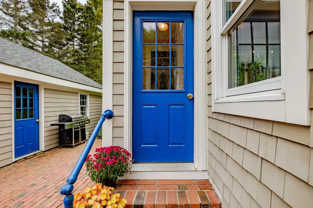 153 Cousins Street Yarmouth ME 04096