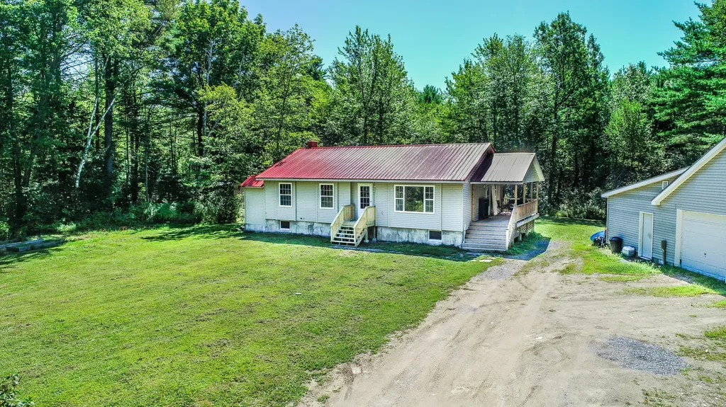 894 Northern Avenue Farmingdale ME 04344
