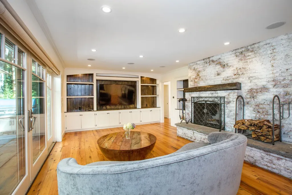 33 Meadowbrook Road Brunswick ME 04011