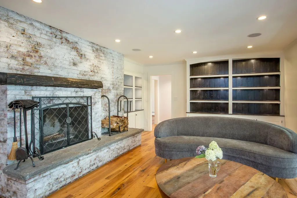 33 Meadowbrook Road Brunswick ME 04011
