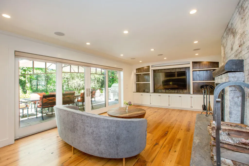 33 Meadowbrook Road Brunswick ME 04011