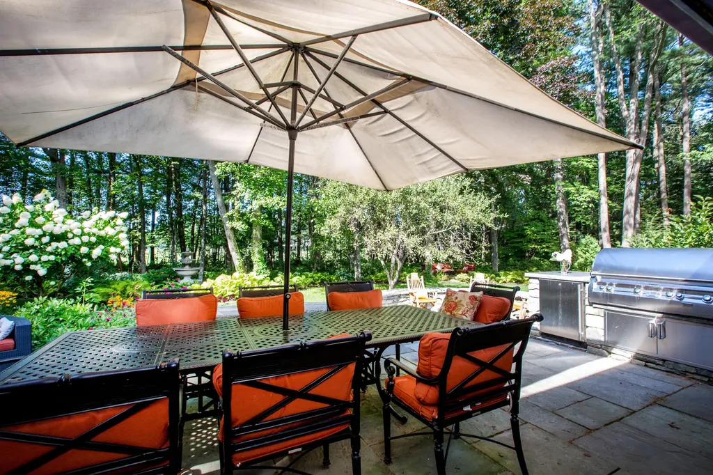 33 Meadowbrook Road Brunswick ME 04011