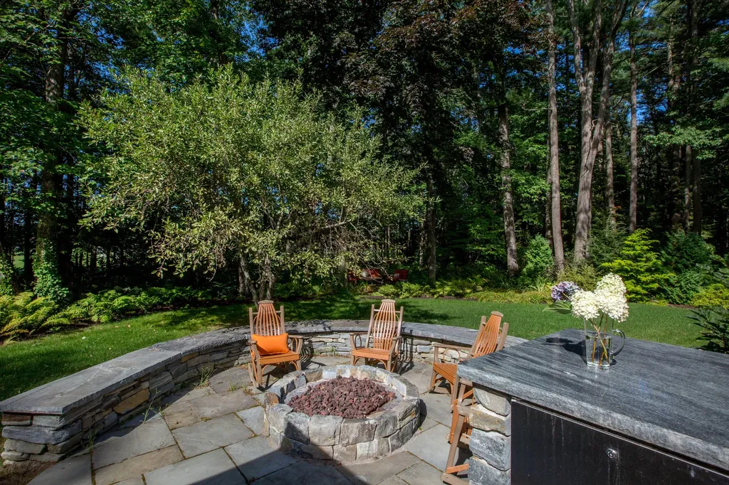 33 Meadowbrook Road Brunswick ME 04011