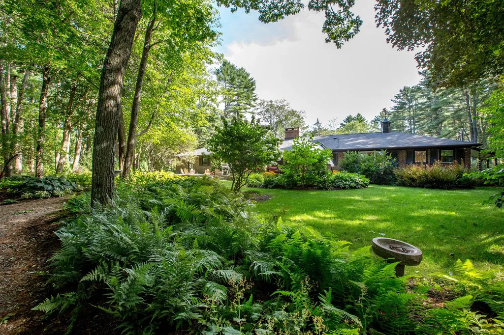 33 Meadowbrook Road Brunswick ME 04011