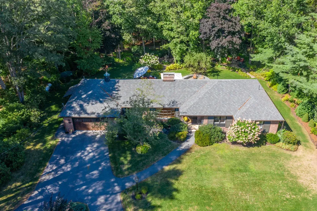 33 Meadowbrook Road Brunswick ME 04011