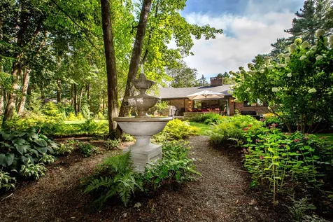 33 Meadowbrook Road Brunswick ME 04011
