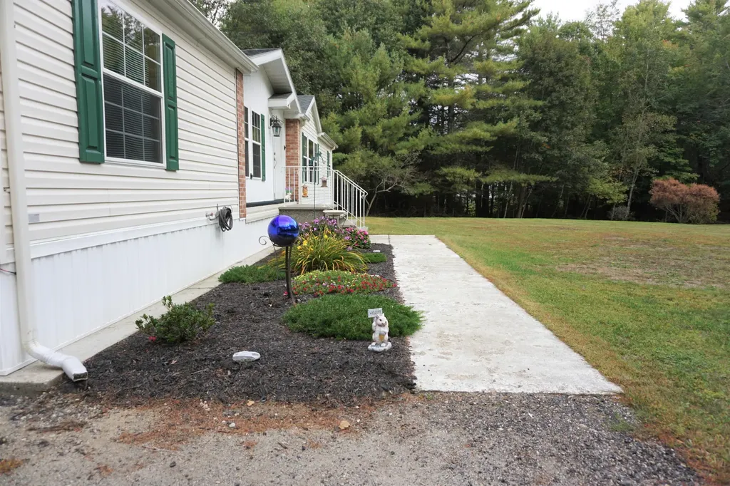 40 Cotton Road Lisbon ME 04250