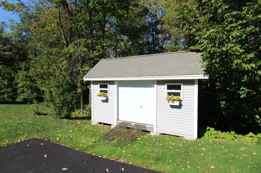 3242 Union Street Glenburn ME 04401