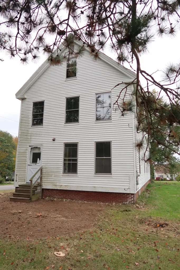 819 Brunswick Avenue Gardiner ME 04345