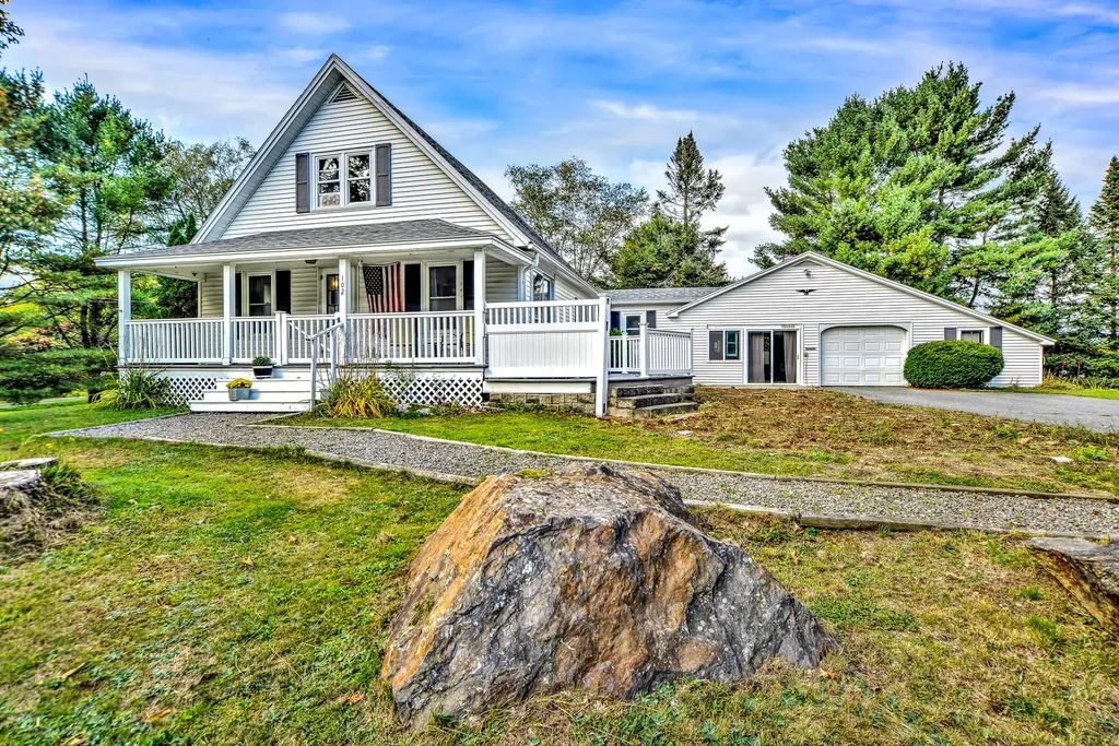 102 Whitefield Road Pittston ME 04345