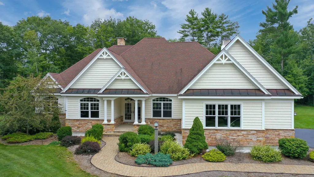 33 Freedom Road Scarborough ME 04074