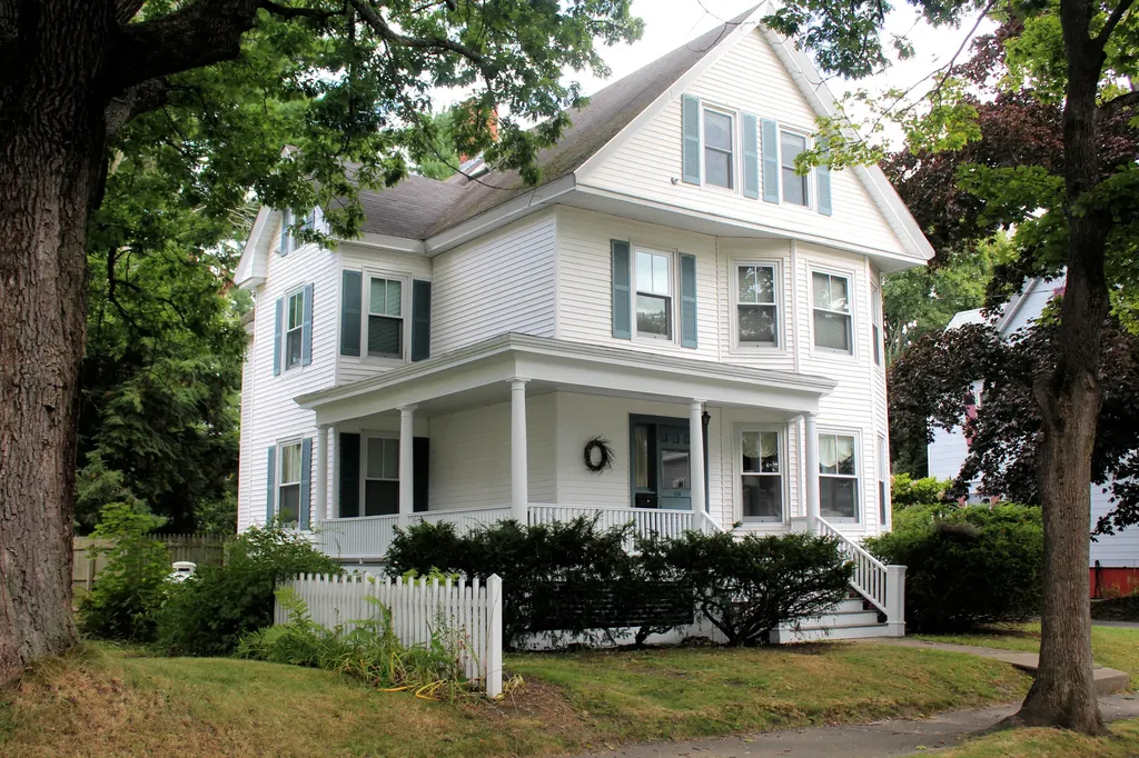 103 Glenwood Avenue Portland ME 04103