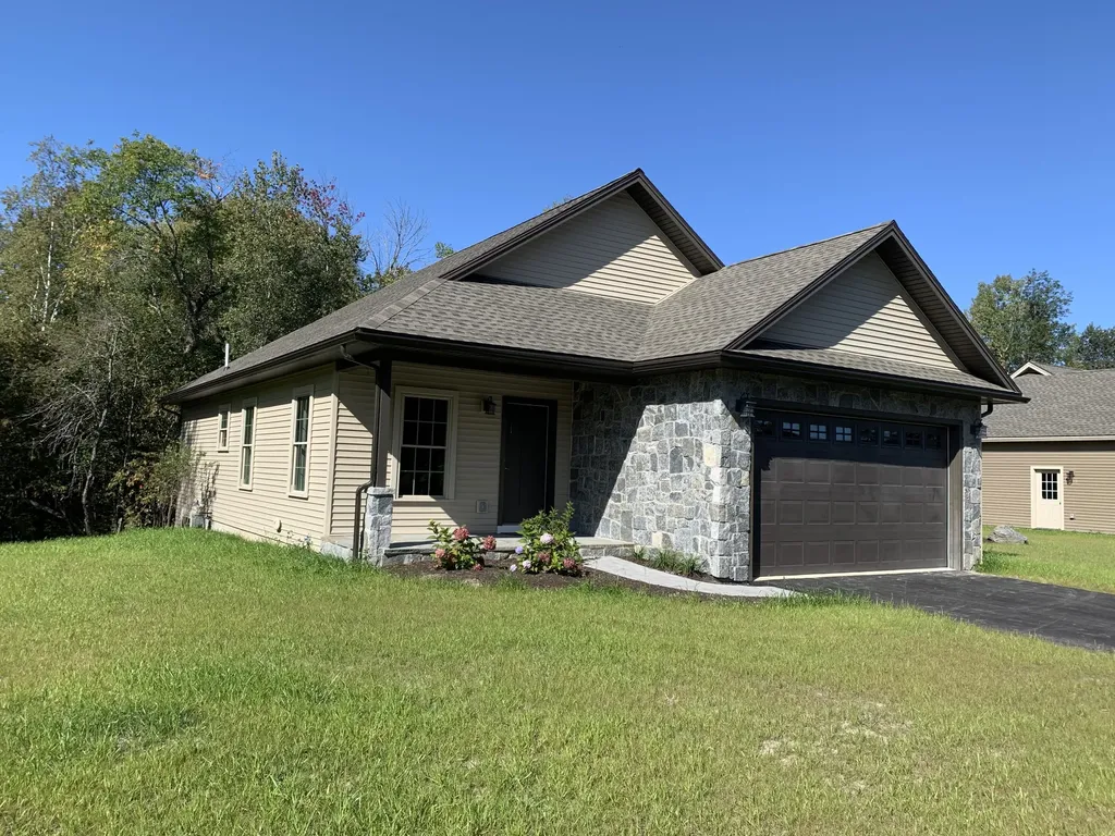 6 Doolin Drive Veazie ME 04401