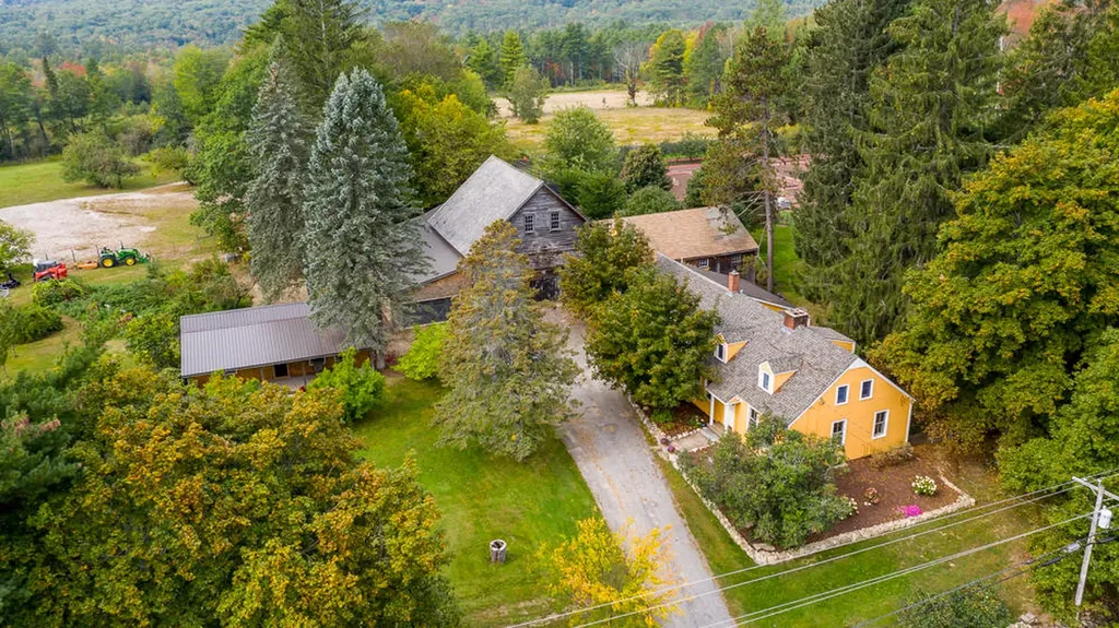 876 Perkins Ridge Road Auburn ME 04210