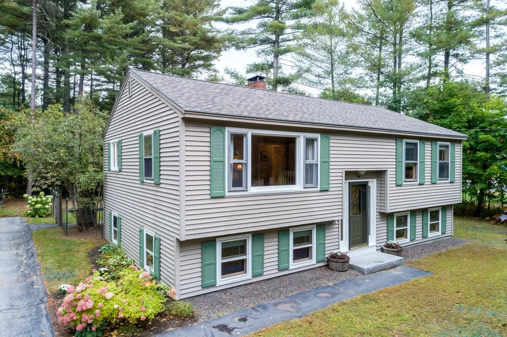10 Wayne Avenue Gray ME 04039