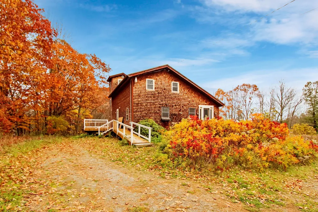 285 Main Road S Hampden ME 04444