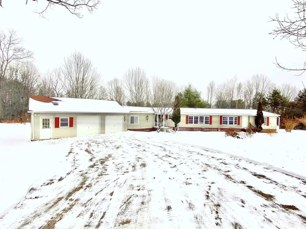 275 Millay Road Bowdoinham ME 04008