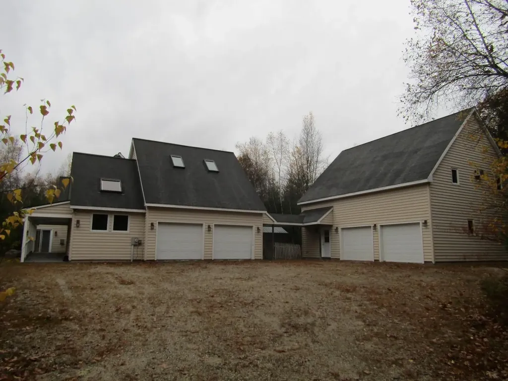 38 Blackthorne Lane Gray ME 04039