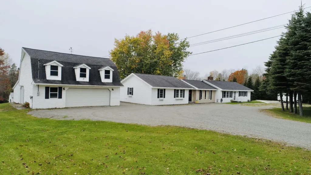 1117 Main Road Eddington ME 04428